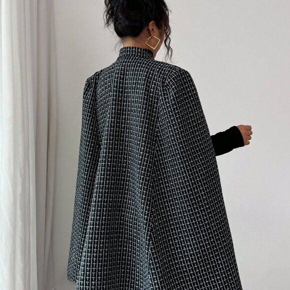 Black And White Party Women's Elegant Cloak - Picture 2 of 6